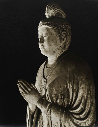 Estatua de arcilla pintada de Gakko Bosatsu del siglo VIII, Periodo Nara, 1950 de Japanese Photographer